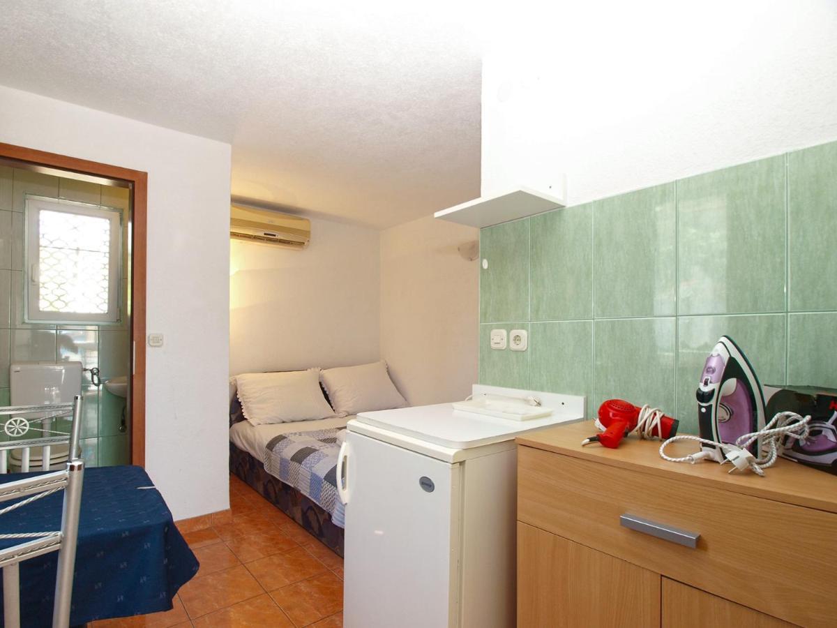Apartment Lavender 700 罗维尼 外观 照片